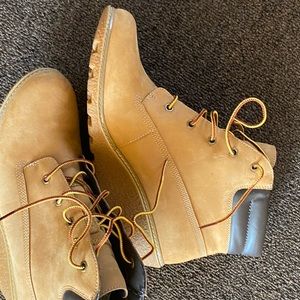 Women”s Timberland wedge boot size 11